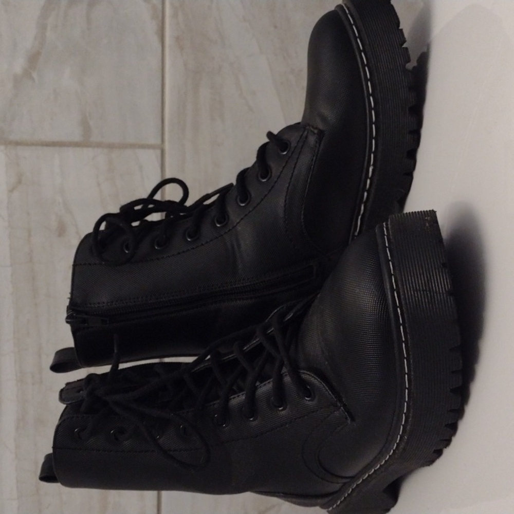 Forever 21 Imitation Doc Martens